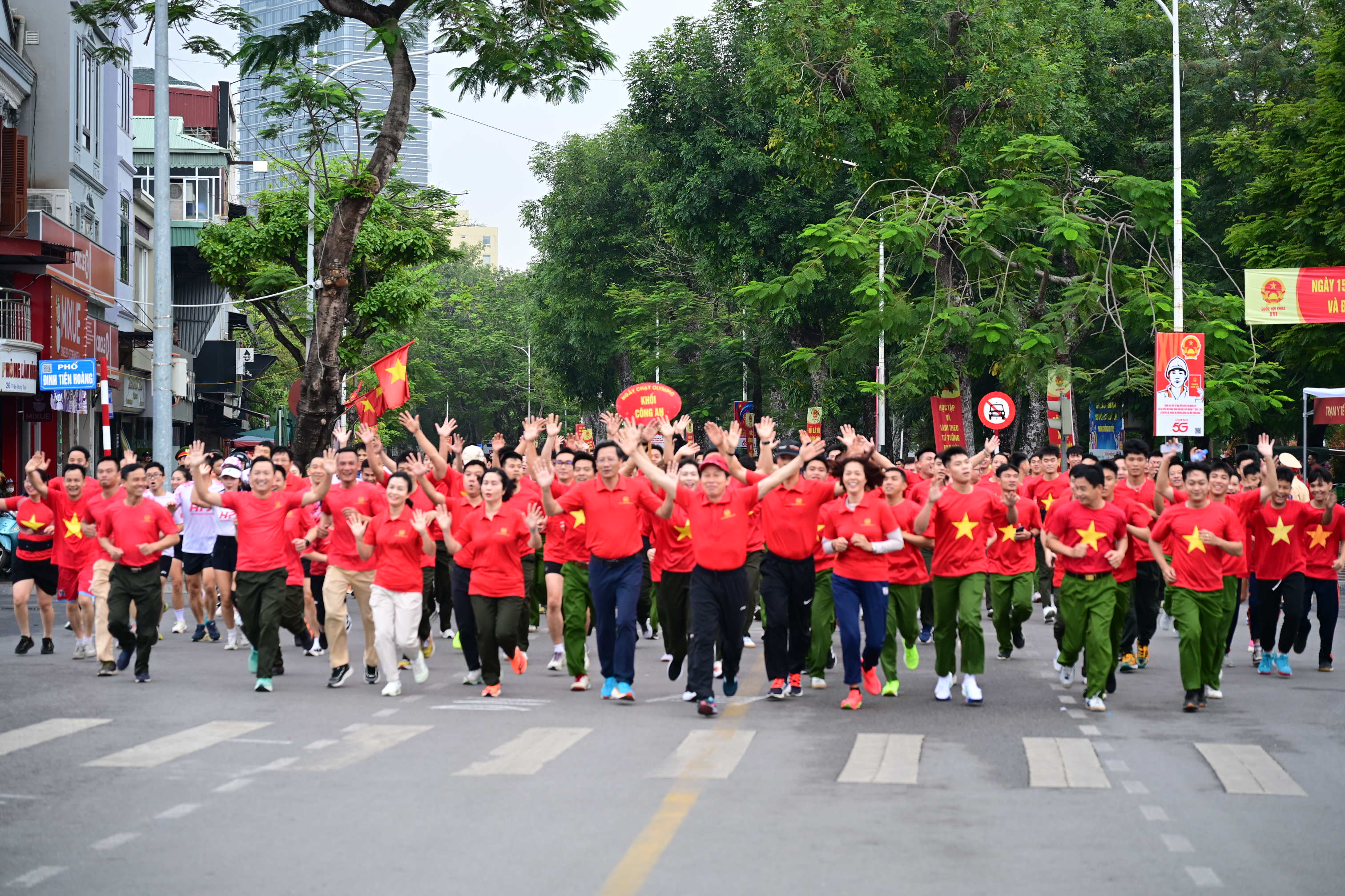 Công an thành phố phối hợp tổ chức thành công Ngày chạy Olympic 2026 “Vì sức khỏe toàn dân - Vì an ninh Tổ quốc” tại Hải Phòng